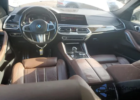 2021 BMW X6 xDrive40I z USA, uszkodzony, nr VIN 5UXCY6C07M9G53044